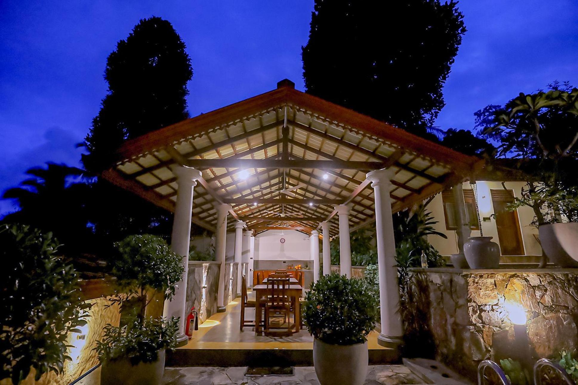 Terrace Garden Ayurveda Resort เวลิกามา ภายนอก รูปภาพ